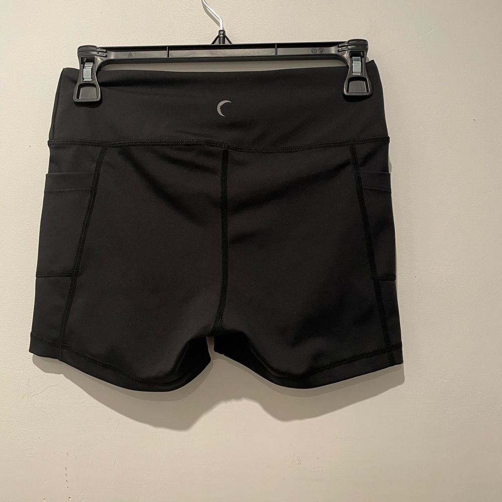 NWOT Zyia active wear shorts size medium